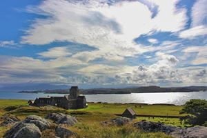 Photo of Iona by Caroline Hall on Unsplash